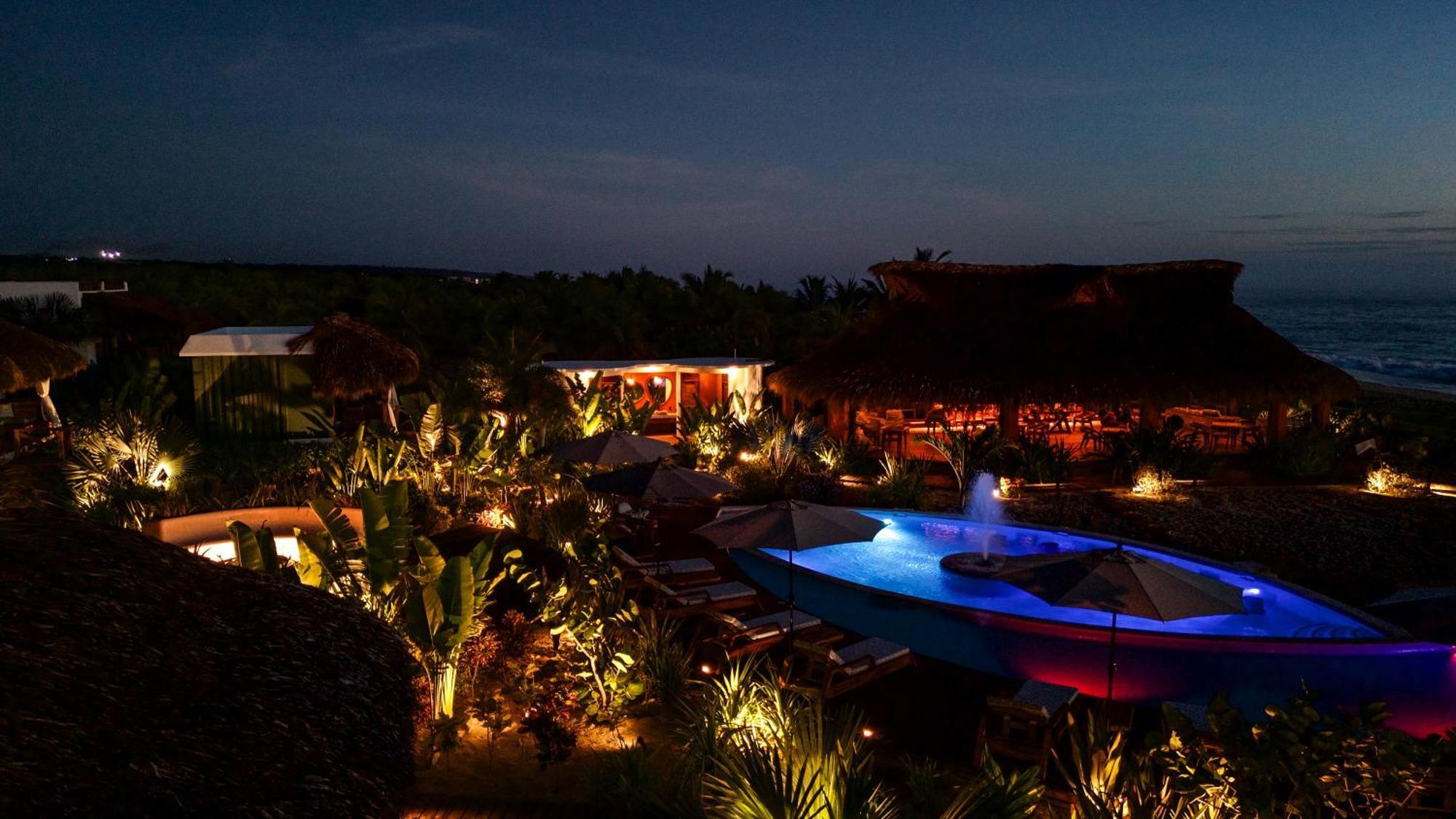 ホテル Lu Vee Oasis プエルト・エスコンディード エクステリア 写真